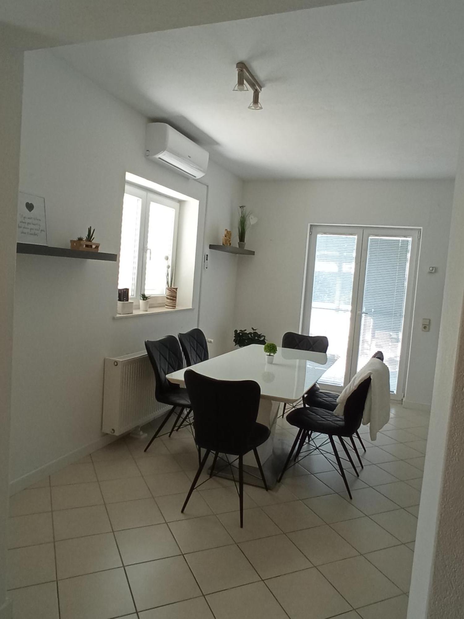 Apartman Carpe Diem Sutomiscica Exterior foto